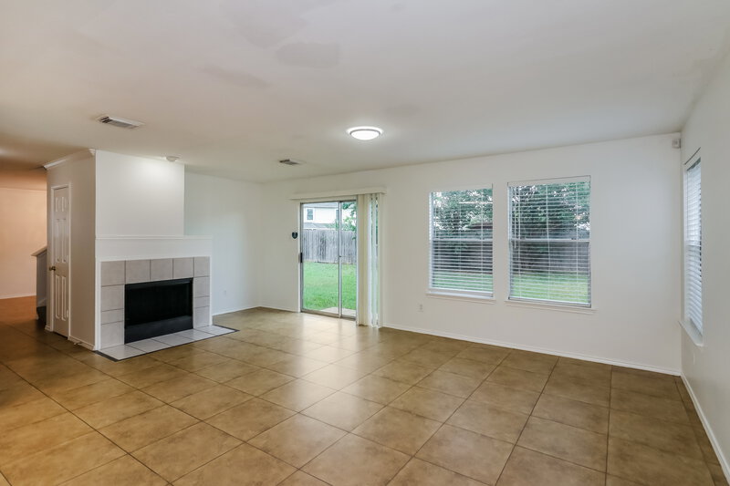 1,935/Mo, 16119 Chamomile Ct Houston, TX 77083 Living Room View