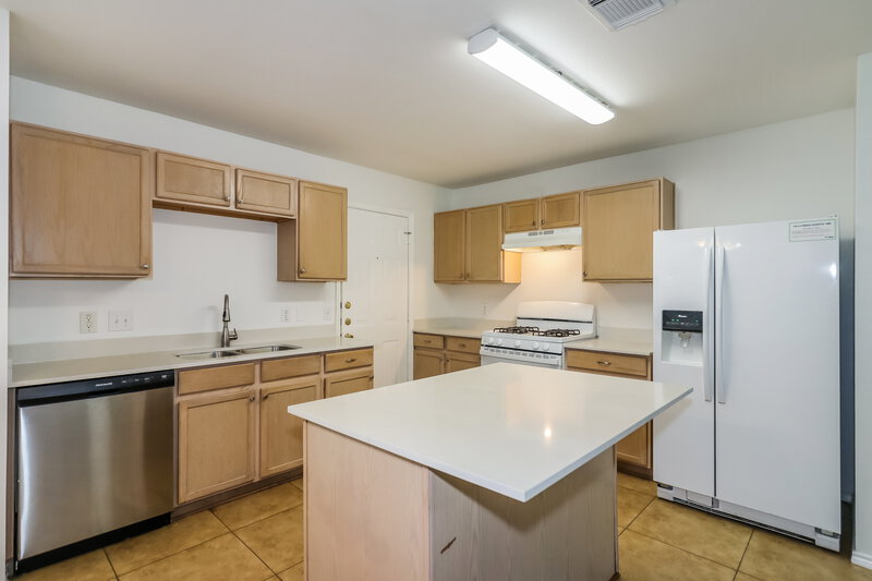 1,935/Mo, 16119 Chamomile Ct Houston, TX 77083 Kitchen View
