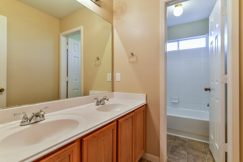 1,990/Mo, 6403 Binalong Dr Katy, TX 77449 Bathroom View