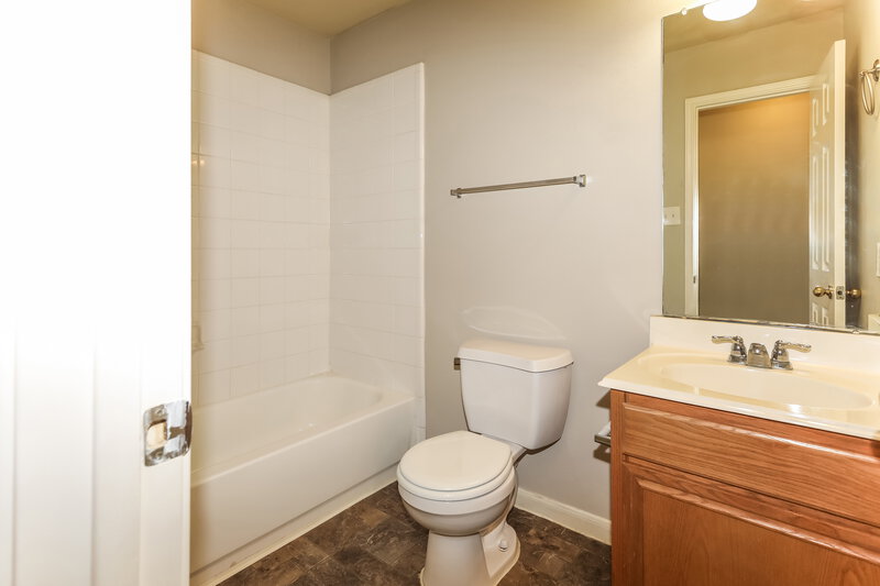 1,675/Mo, 25418 Barmby Dr Tomball, TX 77375 Bathroom View
