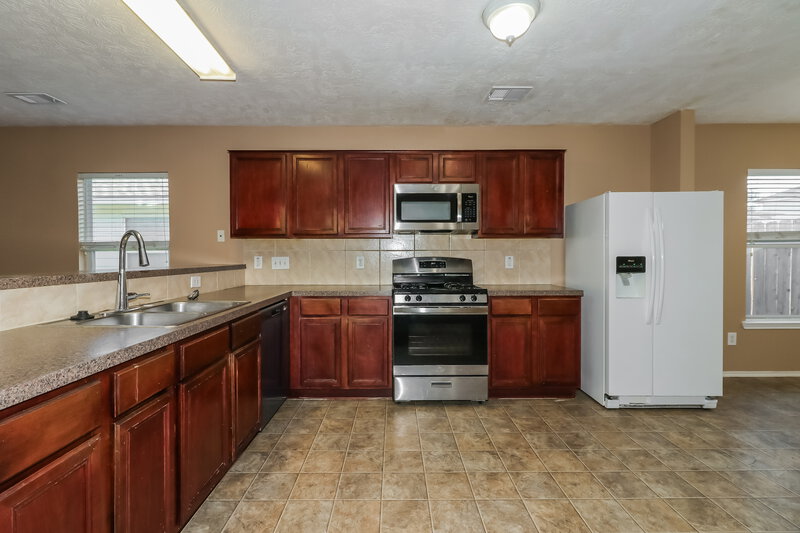 1,610/Mo, 20515 Fairworth Place Ln Cypress, TX 77433 Kitchen View