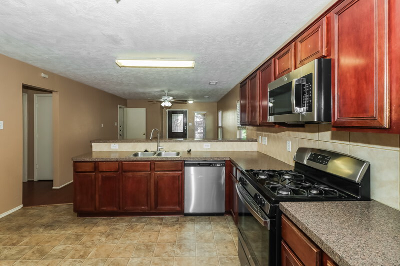 1,610/Mo, 20515 Fairworth Place Ln Cypress, TX 77433 Kitchen View 2