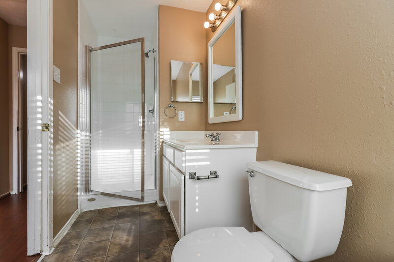 1,610/Mo, 20515 Fairworth Place Ln Cypress, TX 77433 Main Bathroom View