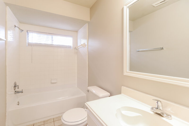 1,790/Mo, 18734 Cleeve Close Humble, TX 77346 Bathroom View