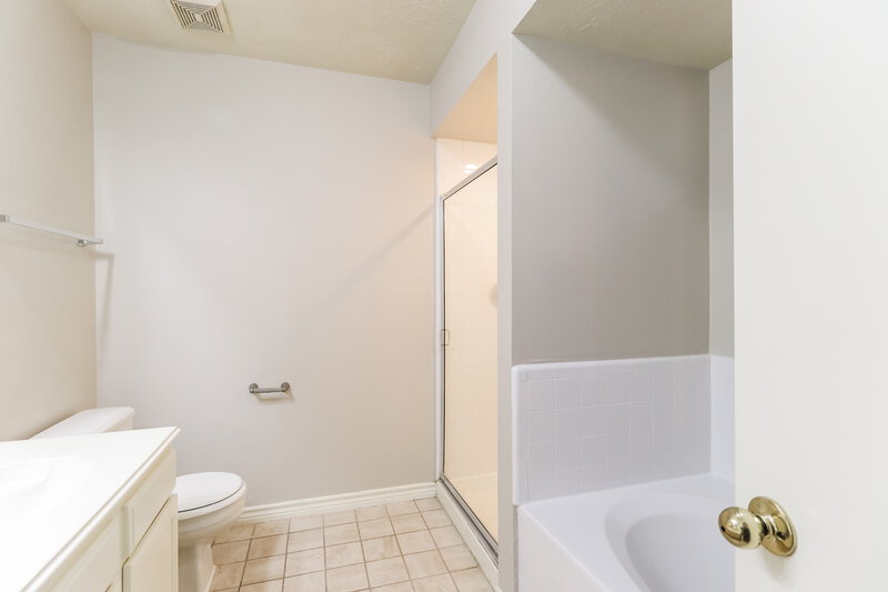 1,790/Mo, 18734 Cleeve Close Humble, TX 77346 Bathroom View 2