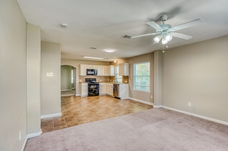 1,770/Mo, 13118 Kingston Point Ln Houston, TX 77047 Living Room View 2