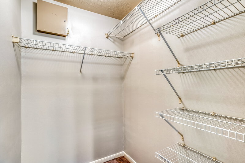 1,770/Mo, 13118 Kingston Point Ln Houston, TX 77047 Walk In Closet View