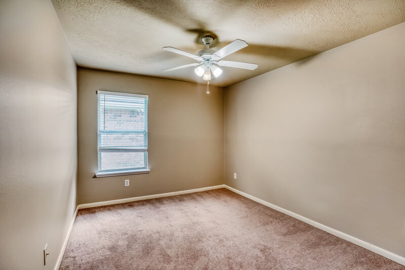1,770/Mo, 13118 Kingston Point Ln Houston, TX 77047 Bedroom View 2