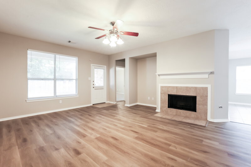 1,840/Mo, 17918 Yukon Pass Dr Humble, TX 77346 Living Room View