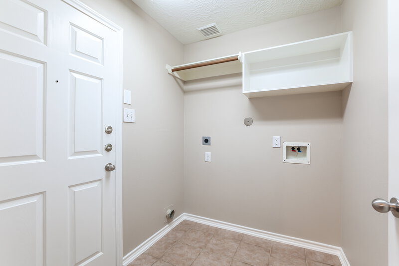 1,840/Mo, 17918 Yukon Pass Dr Humble, TX 77346 Laundry Room View