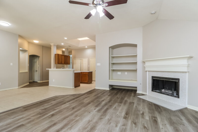 2,120/Mo, 8310 E Copper Lakes Dr Houston, TX 77095 Living Room View
