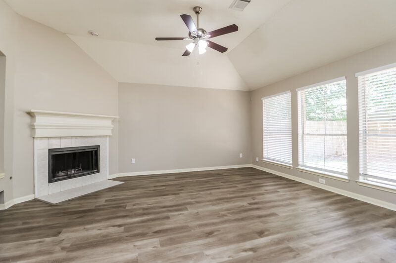 2,120/Mo, 8310 E Copper Lakes Dr Houston, TX 77095 Living Room View 2