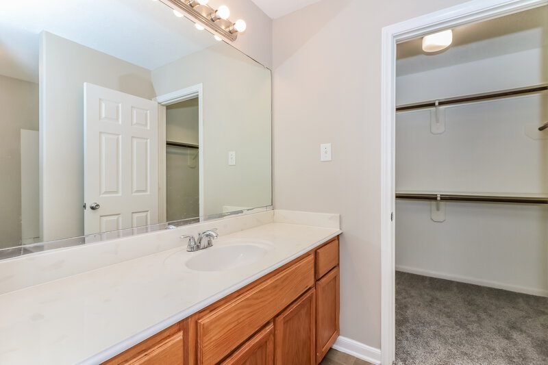 1,640/Mo, 1014 Vera Cruz Dr Rosenberg, TX 77471 Main Bathroom View