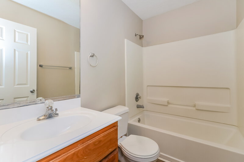 1,640/Mo, 1014 Vera Cruz Dr Rosenberg, TX 77471 Bathroom View