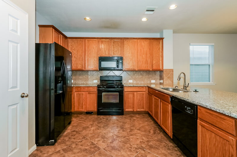2,430/Mo, 19542 Otter Trail Ct Katy, TX 77449 Kitchen View