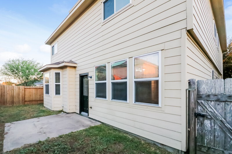 2,430/Mo, 19542 Otter Trail Ct Katy, TX 77449 Rear View