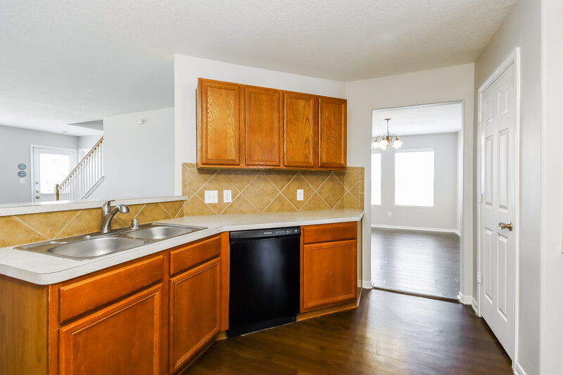 2,435/Mo, 9812 Hyacinth Way Conroe, TX 77385 Kitchen View 2