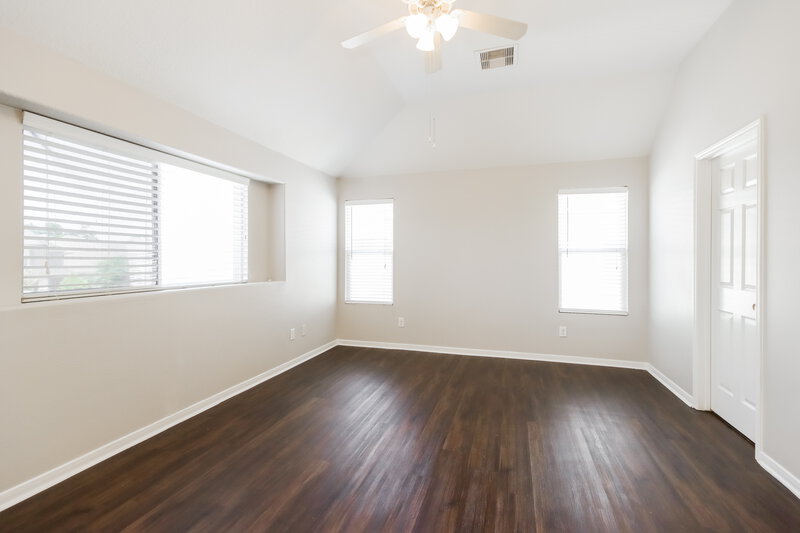 2,435/Mo, 9812 Hyacinth Way Conroe, TX 77385 Main Bedroom View