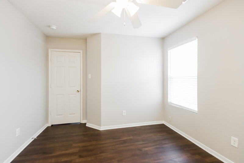 2,435/Mo, 9812 Hyacinth Way Conroe, TX 77385 Bedroom View 2