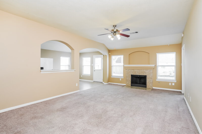 2,015/Mo, 19615 Buckland Park Dr Katy, TX 77449 Living Room View 2