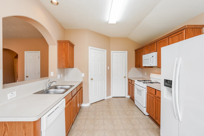 2,015/Mo, 19615 Buckland Park Dr Katy, TX 77449 Kitchen View