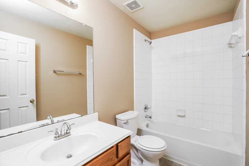 2,015/Mo, 19615 Buckland Park Dr Katy, TX 77449 Bathroom View