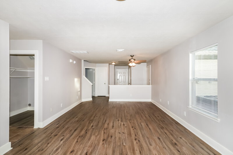 1,765/Mo, 7431 Leightonfield Ct Cypress, TX 77433 Living Room View