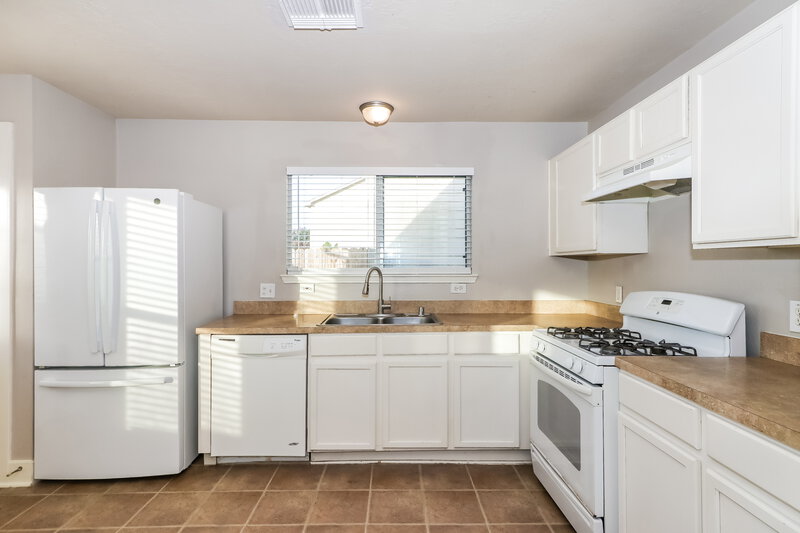 1,765/Mo, 7431 Leightonfield Ct Cypress, TX 77433 Kitchen View