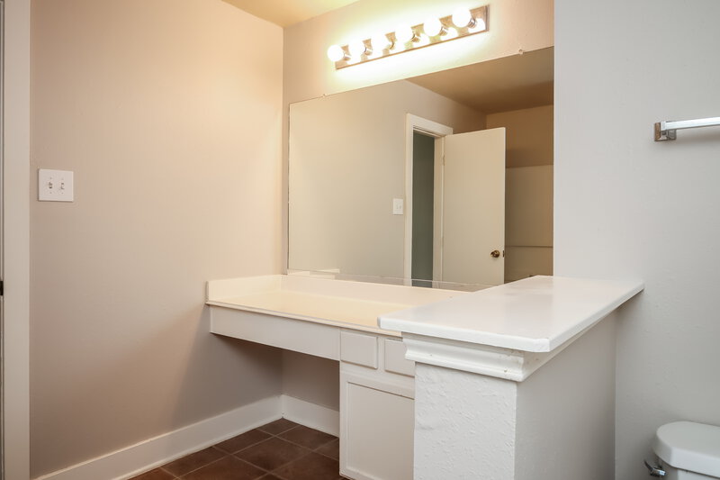 1,750/Mo, 7431 Leightonfield Ct Cypress, TX 77433 Bathroom View