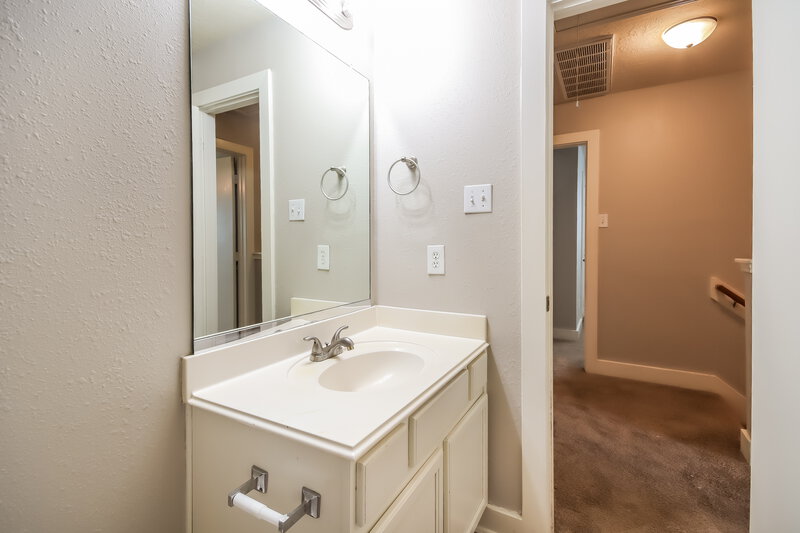 1,750/Mo, 7431 Leightonfield Ct Cypress, TX 77433 Bathroom View 3