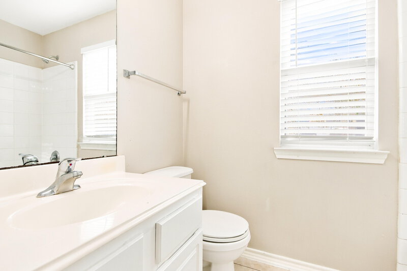 1,890/Mo, 6619 Rockwall Trail Dr Humble, TX 77346 Bathroom View