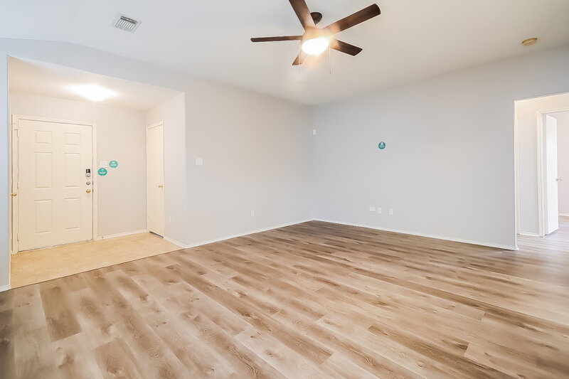 2,780/Mo, 8719 Sunset Pond Dr Tomball, TX 77375 Living Room View 3