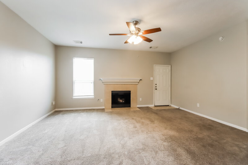 2,010/Mo, 21131 Field House Ct Humble, TX 77338 Living Room View