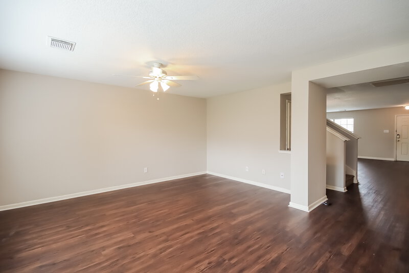 2,280/Mo, 15523 Bartlett Pear Ct Houston, TX 77049 Living Room View 2