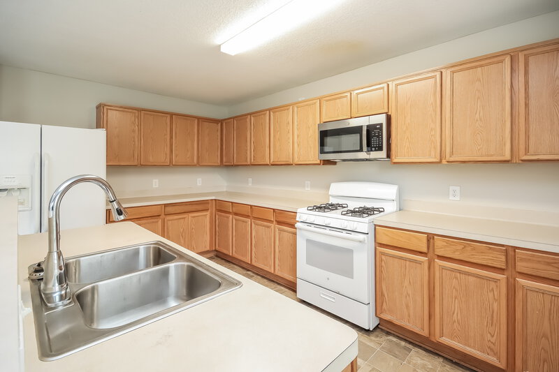 2,280/Mo, 15523 Bartlett Pear Ct Houston, TX 77049 Kitchen View 2