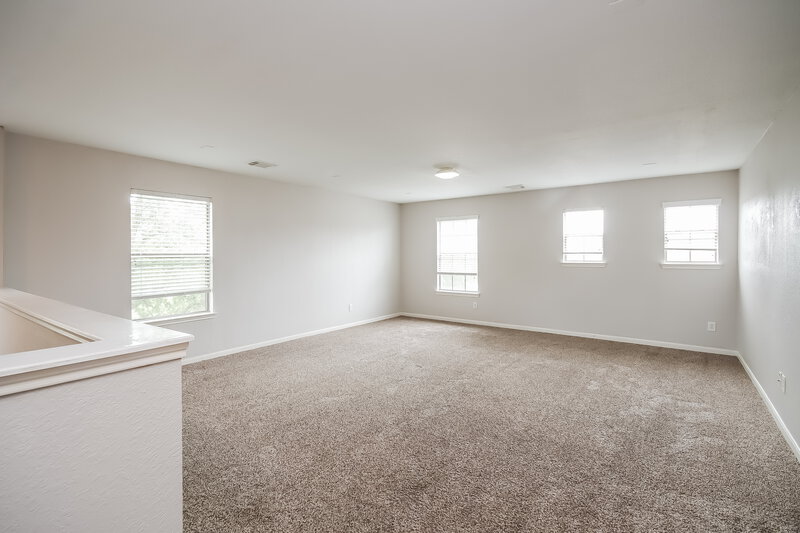 2,280/Mo, 15523 Bartlett Pear Ct Houston, TX 77049 Loft View