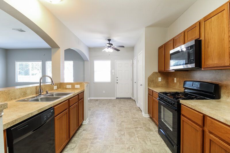 1,865/Mo, 11823 Princess Garden Way Houston, TX 77047 Kitchen View