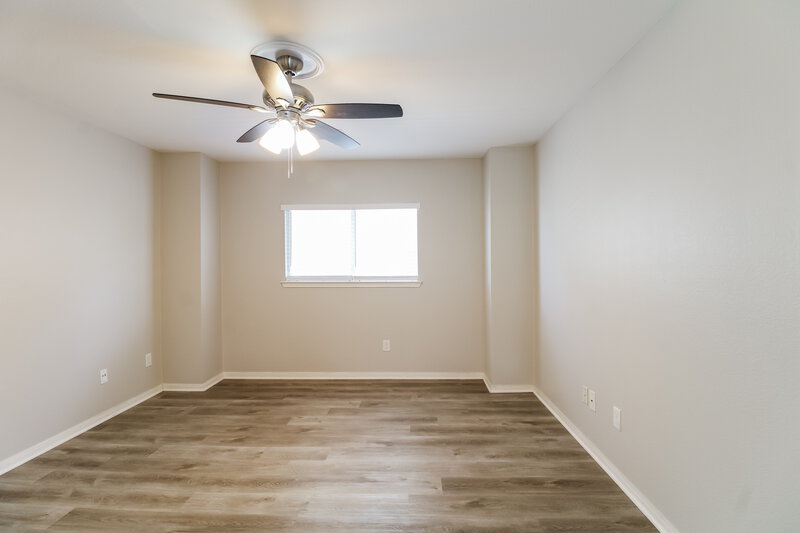1,865/Mo, 11823 Princess Garden Way Houston, TX 77047 Bedroom View 2