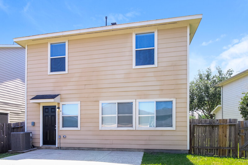 1,865/Mo, 11823 Princess Garden Way Houston, TX 77047 Rear View 2