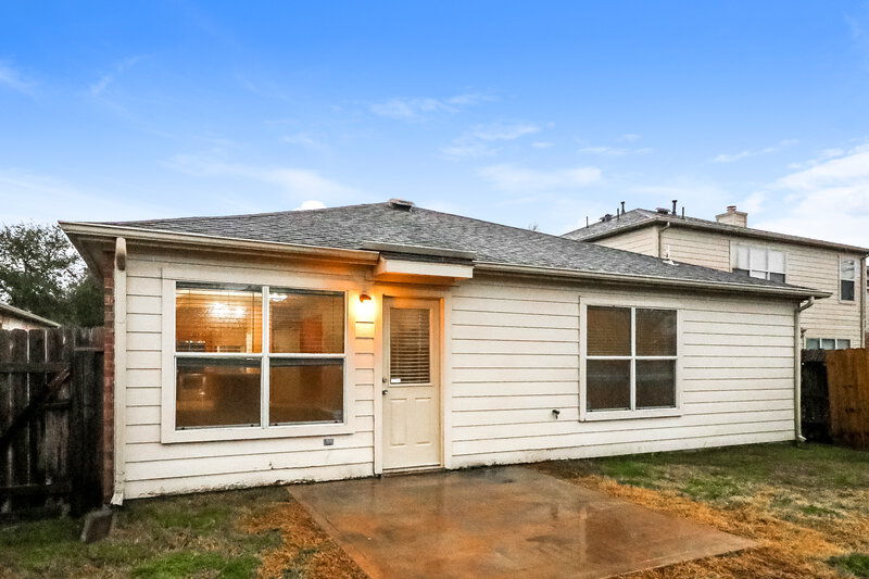 1,865/Mo, 5807 Baldwin Elm St Richmond, TX 77407 Rear View