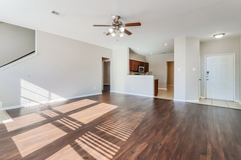 2,050/Mo, 17914 Seco Creek Ln Humble, TX 77396 Living Room View 2