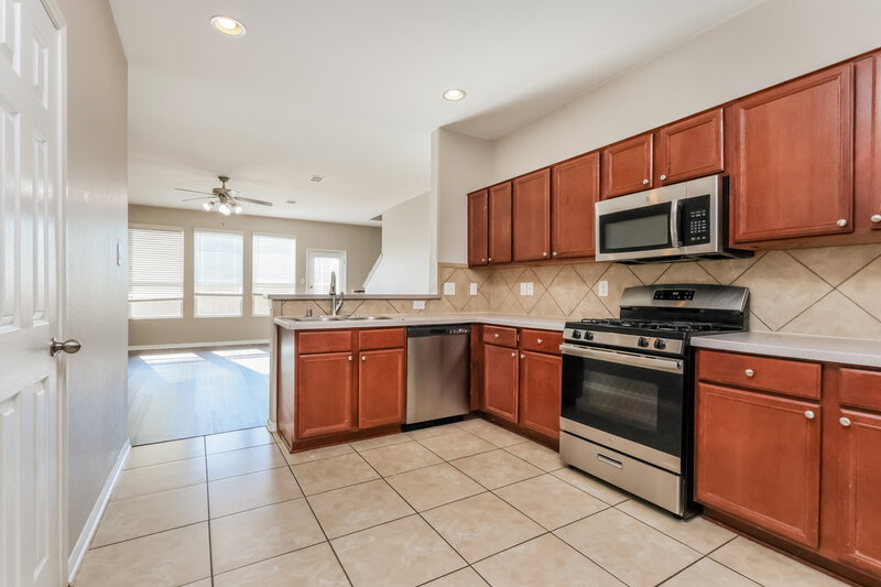 2,050/Mo, 17914 Seco Creek Ln Humble, TX 77396 Kitchen View 2