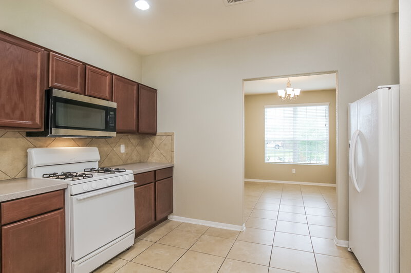 2,000/Mo, 18031 Seco Creek Ln Humble, TX 77396 Kitchen View