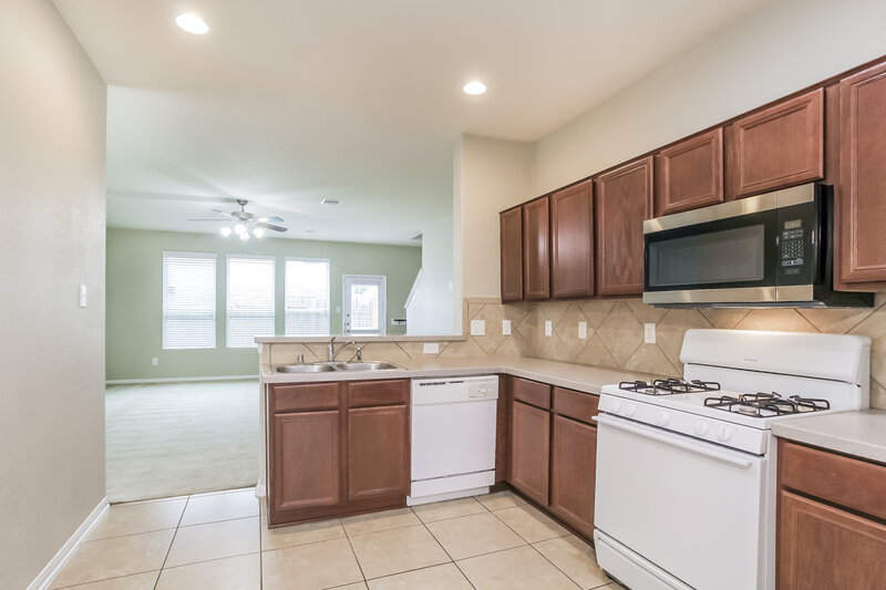 2,000/Mo, 18031 Seco Creek Ln Humble, TX 77396 Kitchen View 2