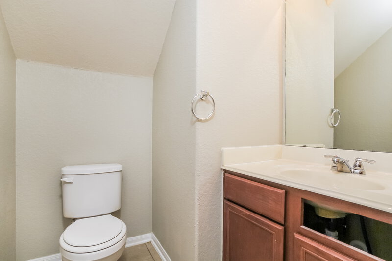 2,000/Mo, 18031 Seco Creek Ln Humble, TX 77396 Bathroom View