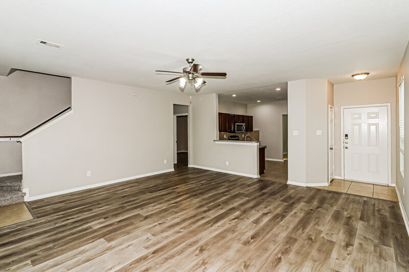 2,155/Mo, 17818 Aveleigh Ln Humble, TX 77396 Living Room View 2