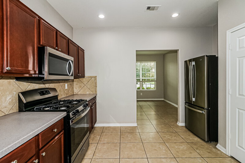 2,155/Mo, 17818 Aveleigh Ln Humble, TX 77396 Kitchen View 2