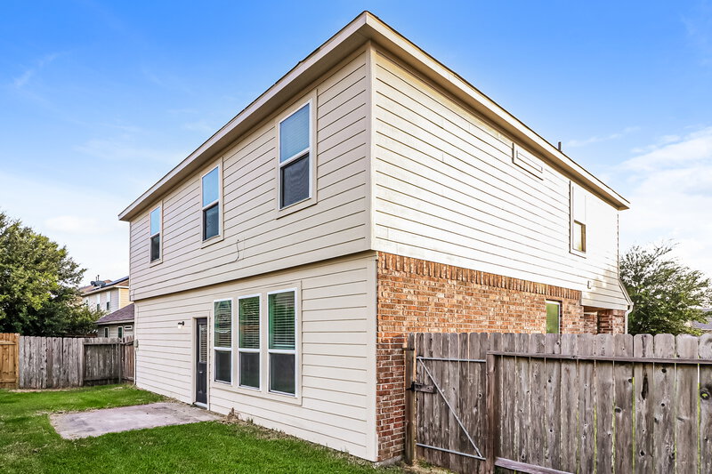 2,155/Mo, 17818 Aveleigh Ln Humble, TX 77396 Rear View