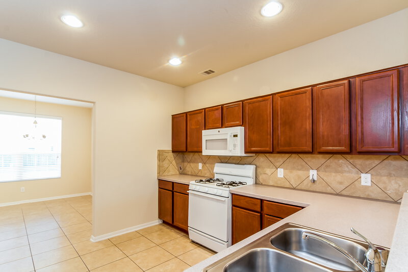 1,780/Mo, 10418 Fire Sage Dr Humble, TX 77396 Kitchenlarge View 2