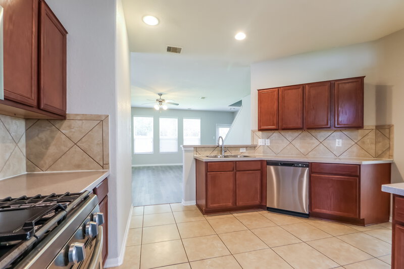 2,355/Mo, 10438 Fire Sage Dr Humble, TX 77396 Kitchen View 2